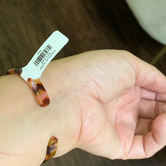 Francesca’s collection noemi pink tortoise cuff - Picture 14 of 16